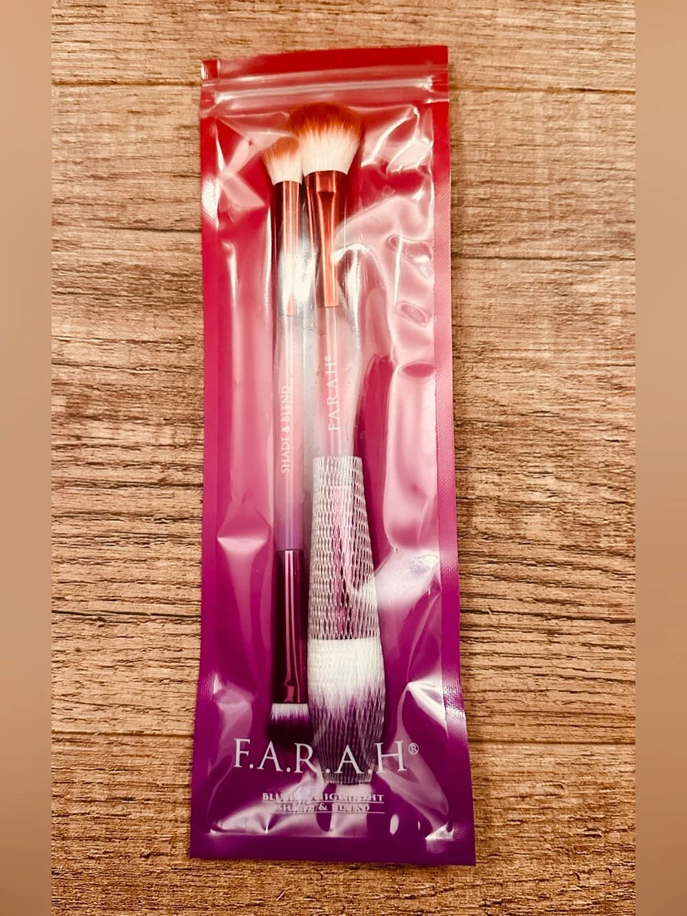 NWT! FARAH and Lucky Chick Makeup Bruch Set